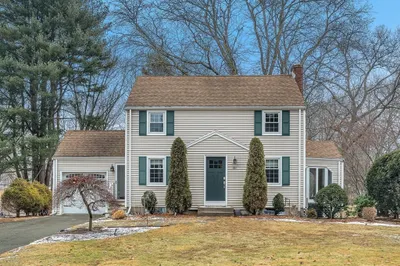 30 Brookside Rd