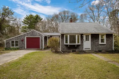 61 Old Phinneys Ln 1