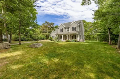 11 Dawe Ln 1