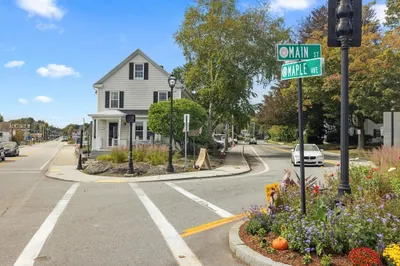 2 Maple Ave