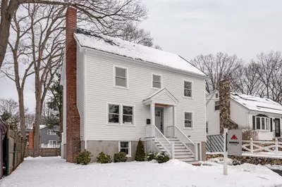 123 Hemlock St