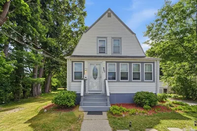 460 Salem St 1