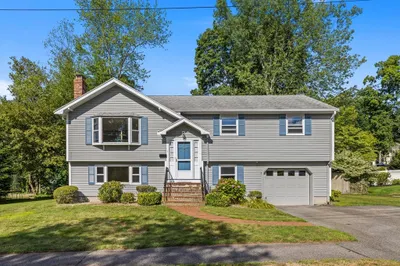 9 Hemlock Rd
