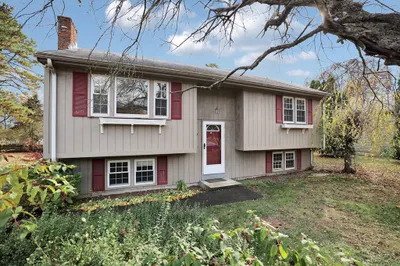 37 Roxanne Square 1