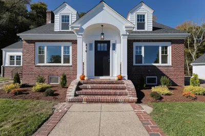 216 Anawan St 1