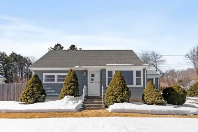 6 Meadowbrook Dr 1