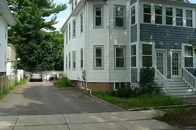 34 Oxford Ave #34