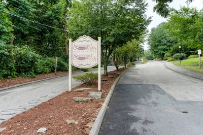 340 Sunderland Rd #5 1
