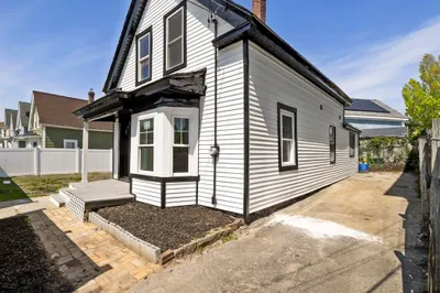 7 Annis St