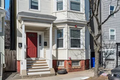 224 Lexington St #2