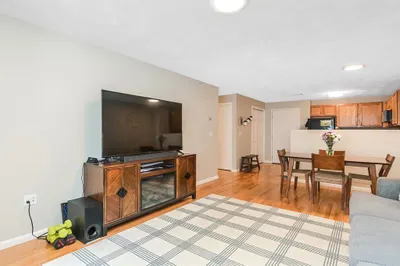 107 Foster St #204 1