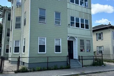53 Russell St #1