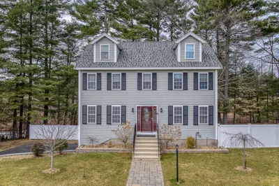 4 Twin Pines Ave 1
