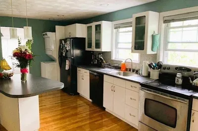 25 Emerald St #2
