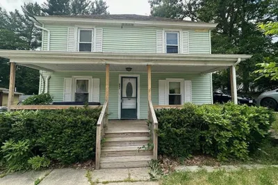661 Main St 1