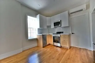 18 Winchester St #4 1