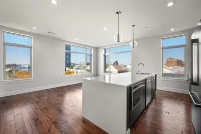 99 Sumner St #411 1