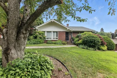 27 Carol Ln 1