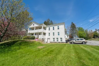 92 Main St 1