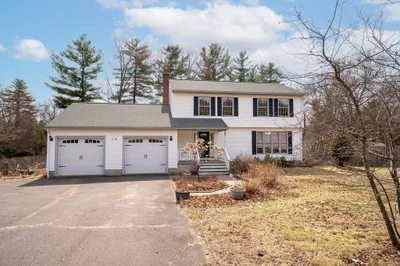 13 Great Brook Drive 1