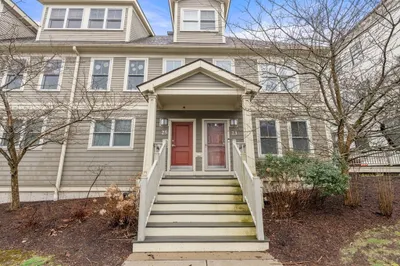 25 Creighton Street #2-10