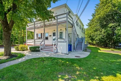 453 Pond St 1