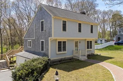 111 Snake Pond Rd