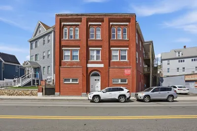 176 Ferry St #3L