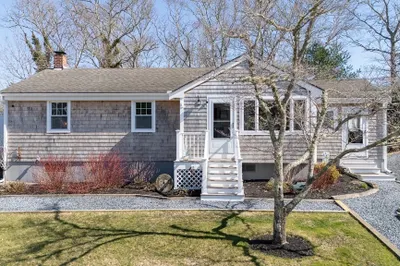 10 Marilyn Rd