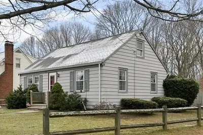 32 Rockcroft Rd