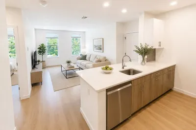 40 Centre St #303