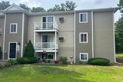 451 School St #2-3 1