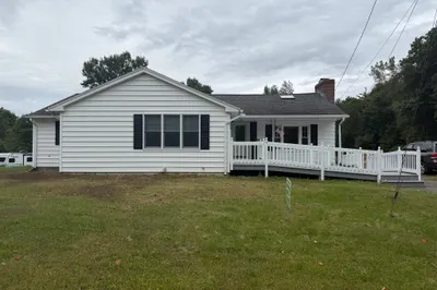16 Bluemer Rd 1