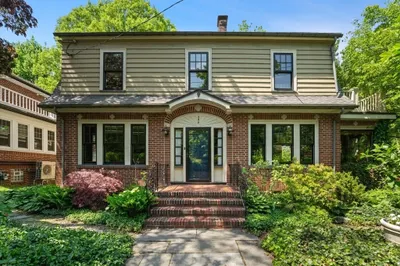 299 Pond Street