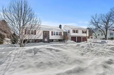 25 Munroe Drive 1