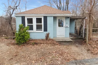 28 Spring St