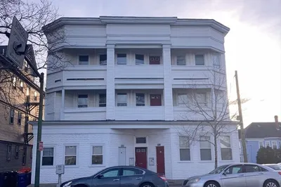 588 Brock Ave #3S 1