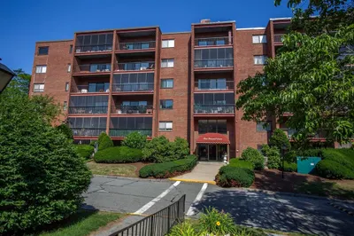 2 Summitt Dr #41 1