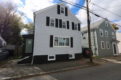 33 Beaver St 1