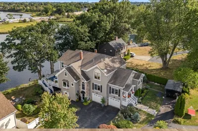 7 Riverbank Ave #7 1