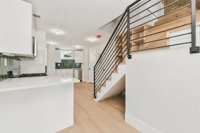 127 Saratoga St #1