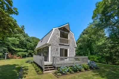 32 Acushnet Rd 1