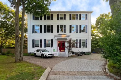 26 Grovenor Rd #1