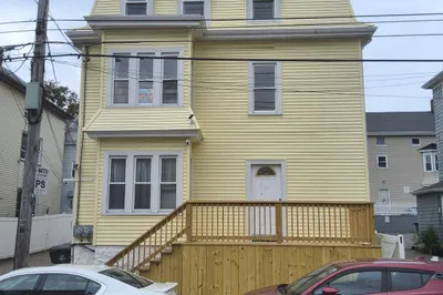 112 Seabury St #3 1