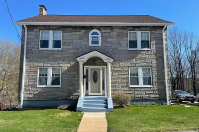 130 Emerald St 1