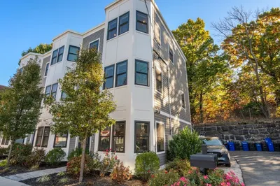 50 Robey St #50