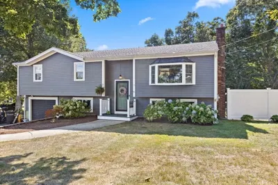 13 Eel River Cir 1