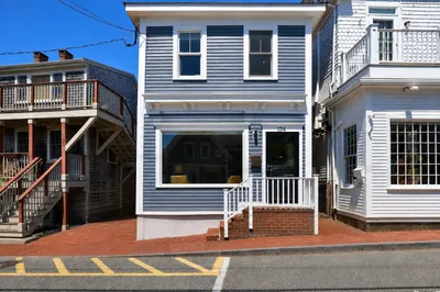 134 Commercial St 1