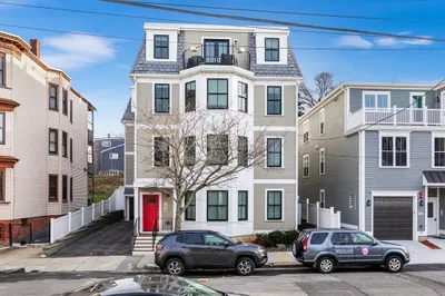 213 E Eagle St #7
