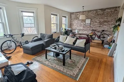 256 Aspinwall Ave #3
